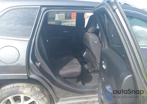 2015 Jeep Cherokee Latitude z USA, uszkodzony, nr VIN 1C4PJLCB8FW720940